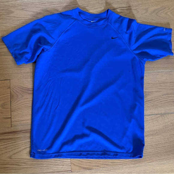 Nike Men's Vibrant Blue Rash Guard - Picture 1 of 7